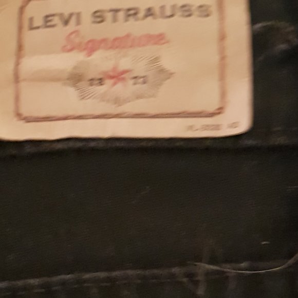 levi - Picture 3 of 3